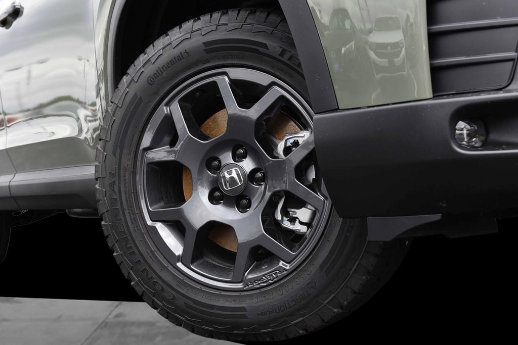 Honda Pilot Vehicle Full-screen Gallery Image 3