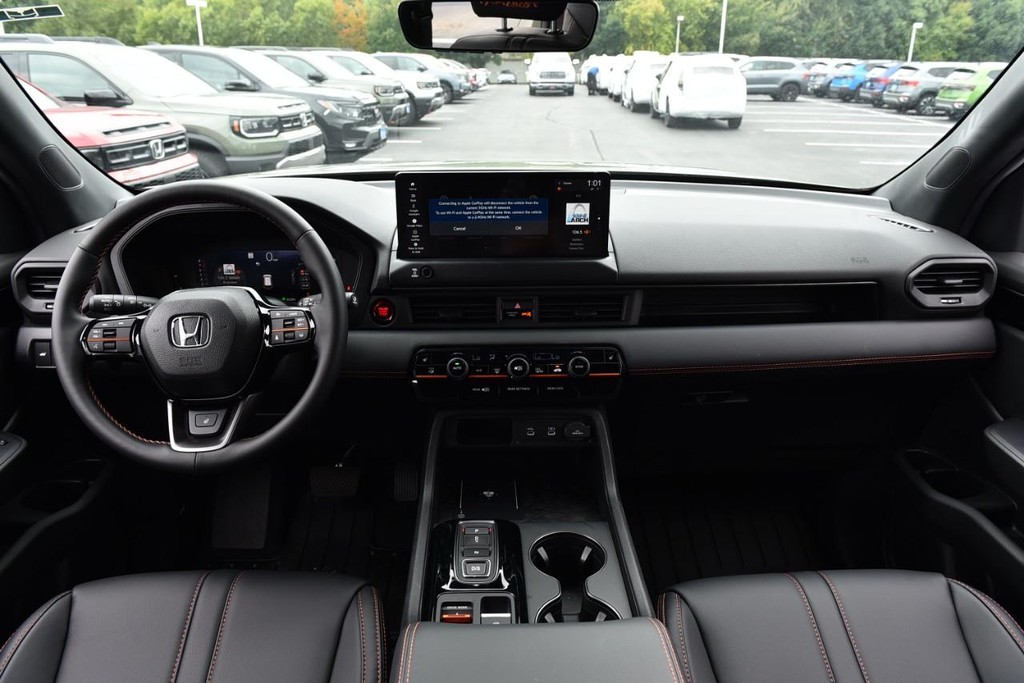 Honda Pilot Vehicle Full-screen Gallery Image 7