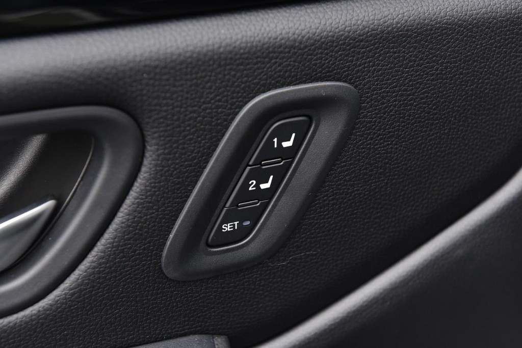 Honda Pilot Vehicle Full-screen Gallery Image 9