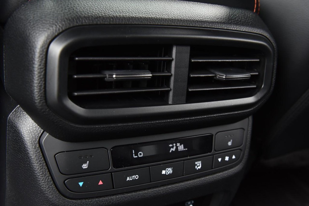 Honda Pilot Vehicle Full-screen Gallery Image 28
