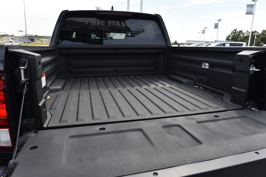 Honda Ridgeline Vehicle Full-screen Gallery Image 7