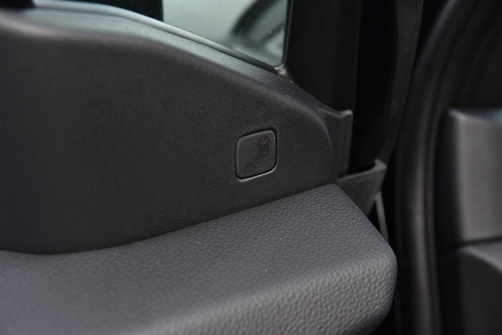 Honda Ridgeline Vehicle Full-screen Gallery Image 12