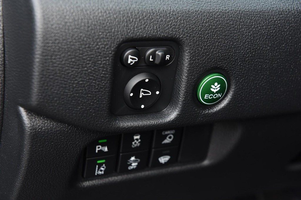 Honda Ridgeline Vehicle Full-screen Gallery Image 13