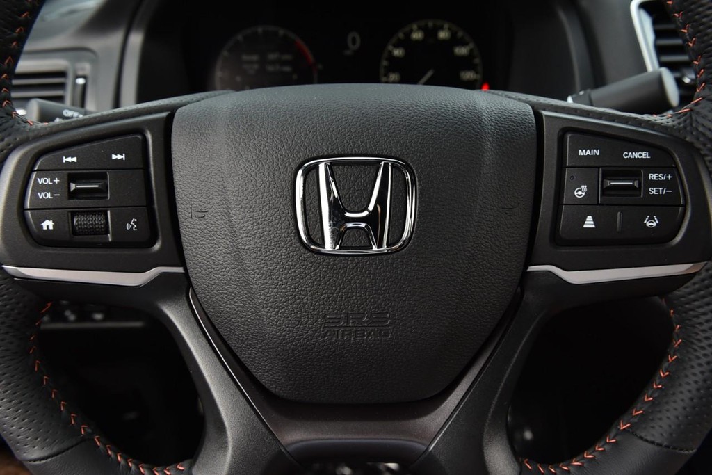 Honda Ridgeline Vehicle Full-screen Gallery Image 24