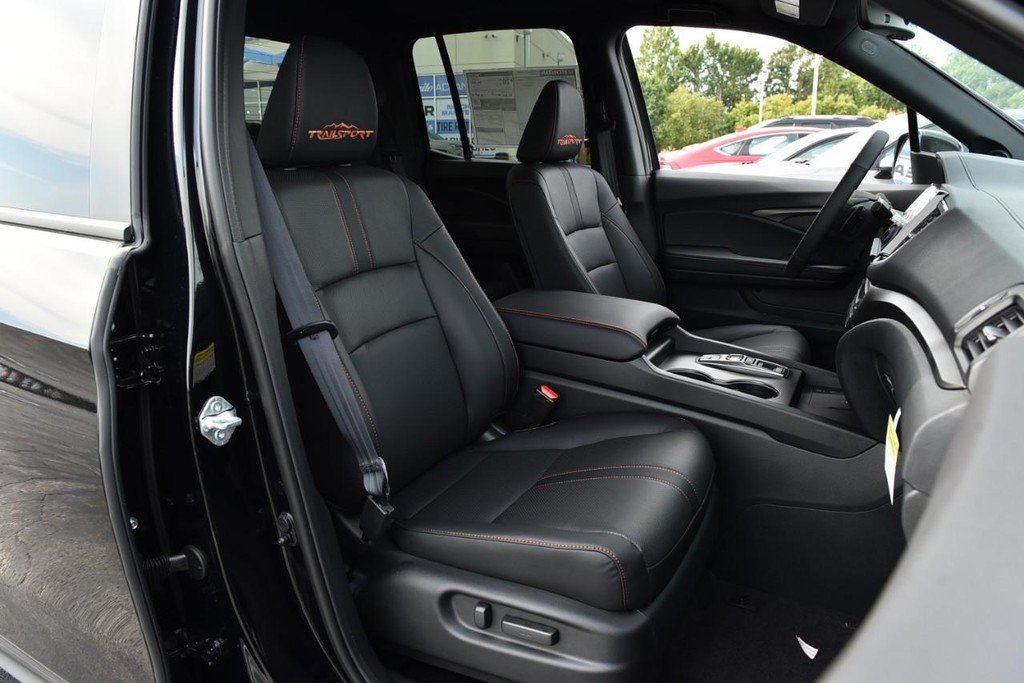 Honda Ridgeline Vehicle Full-screen Gallery Image 26