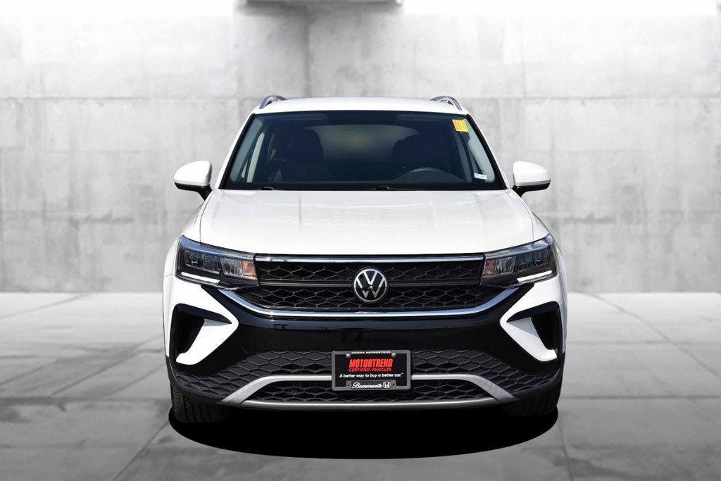 Volkswagen Taos Vehicle Full-screen Gallery Image 4