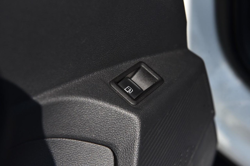 Volkswagen Taos Vehicle Full-screen Gallery Image 9