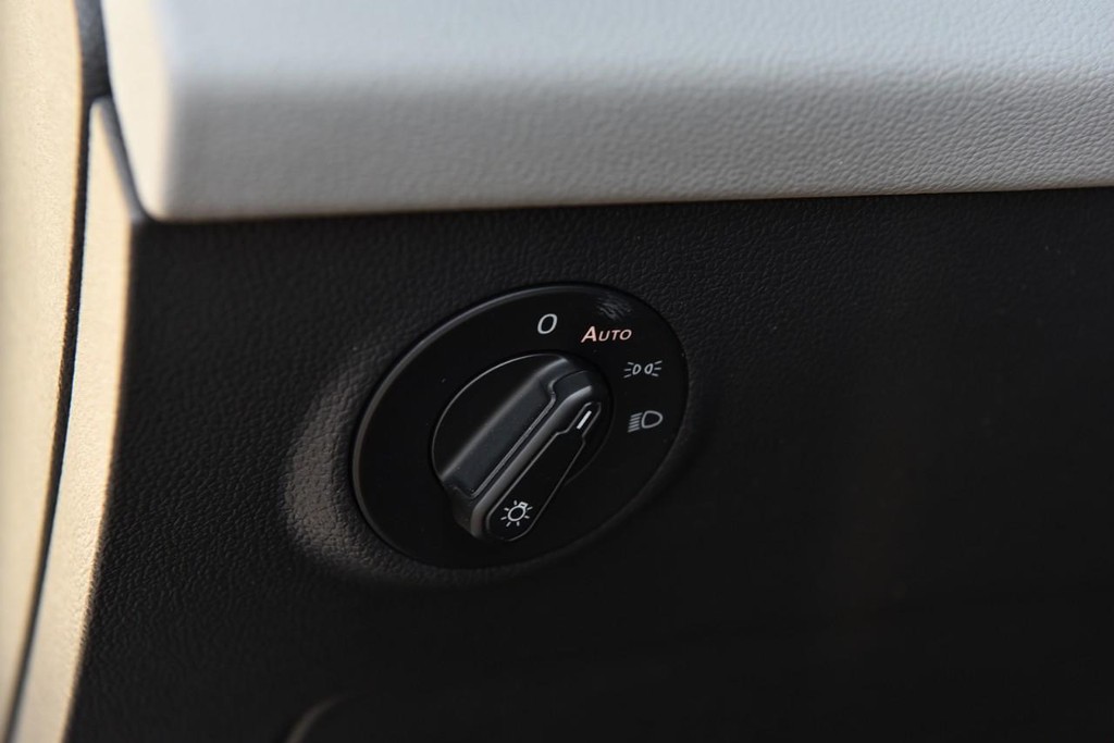 Volkswagen Taos Vehicle Full-screen Gallery Image 10