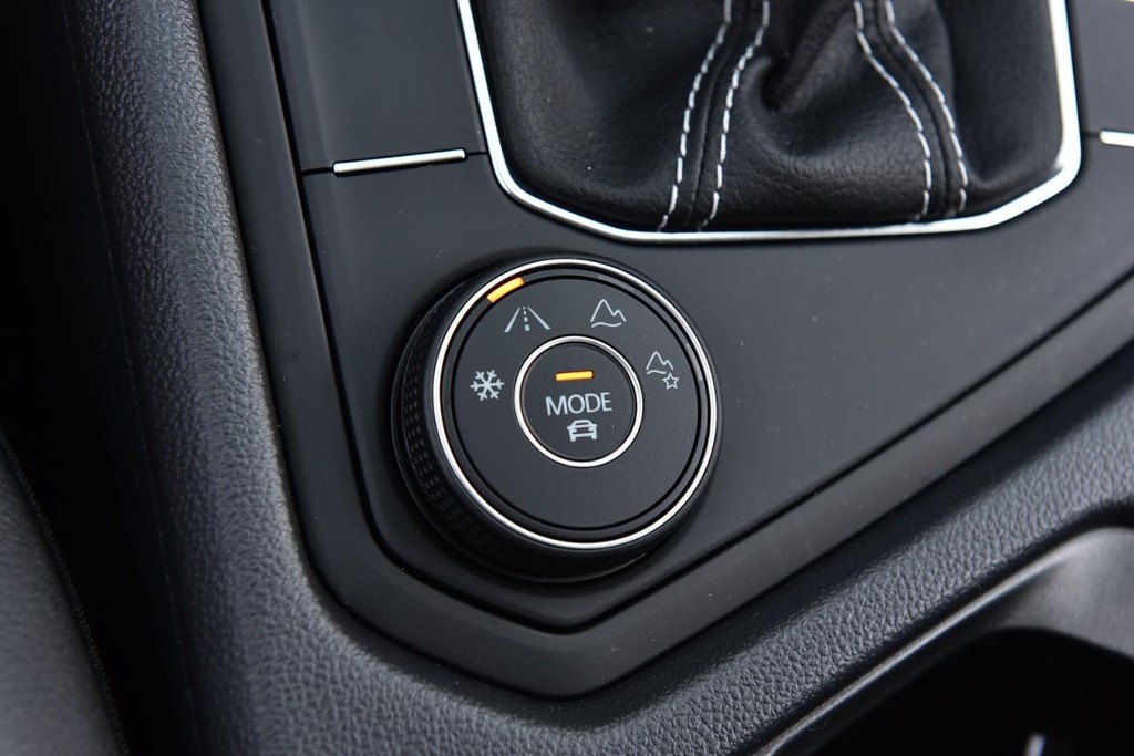 Volkswagen Taos Vehicle Full-screen Gallery Image 17