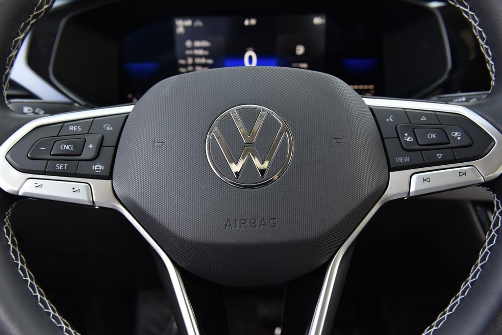 Volkswagen Taos Vehicle Full-screen Gallery Image 18