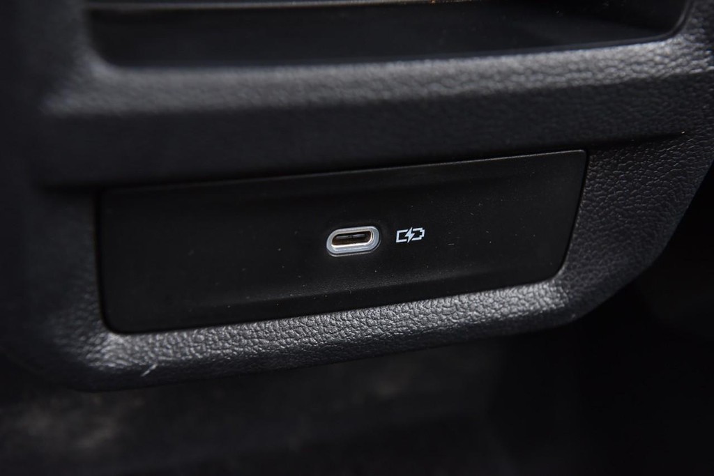 Volkswagen Taos Vehicle Full-screen Gallery Image 23