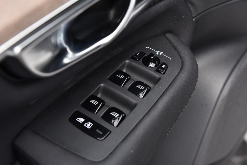 Volvo XC90 Vehicle Image 08