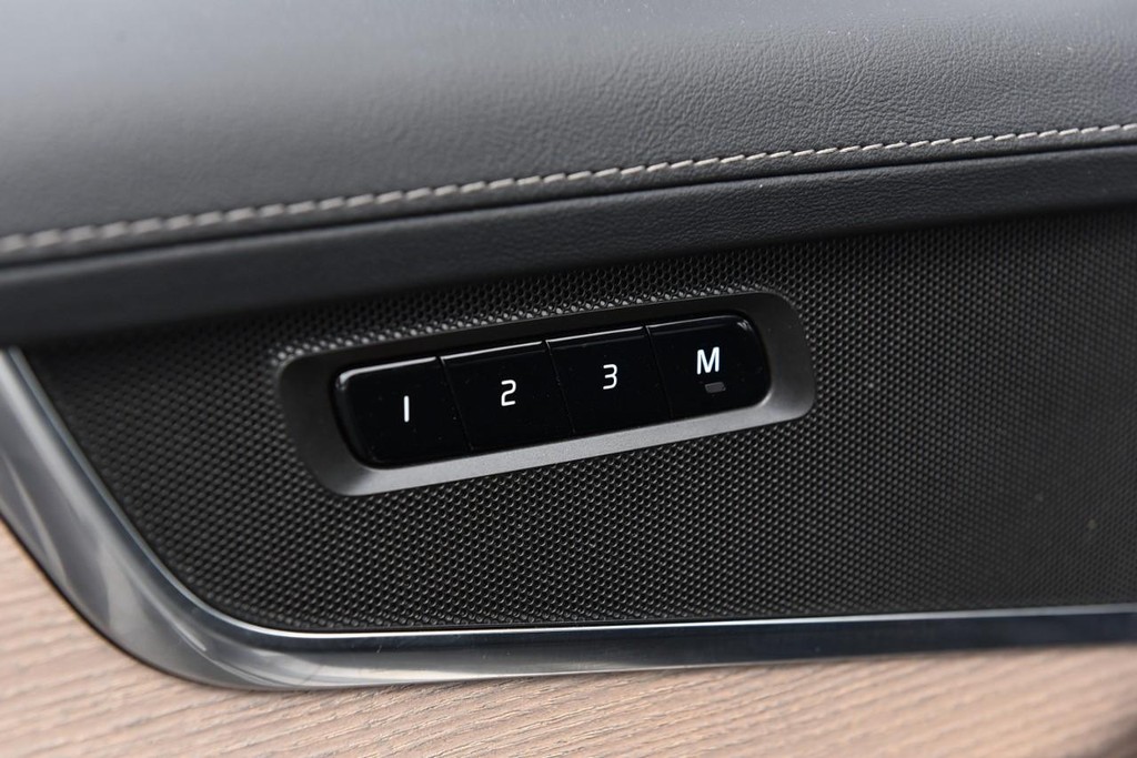 Volvo XC90 Vehicle Image 09