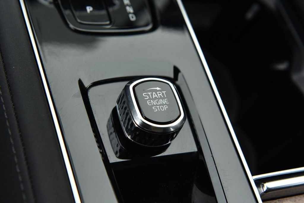 Volvo XC90 Vehicle Image 17