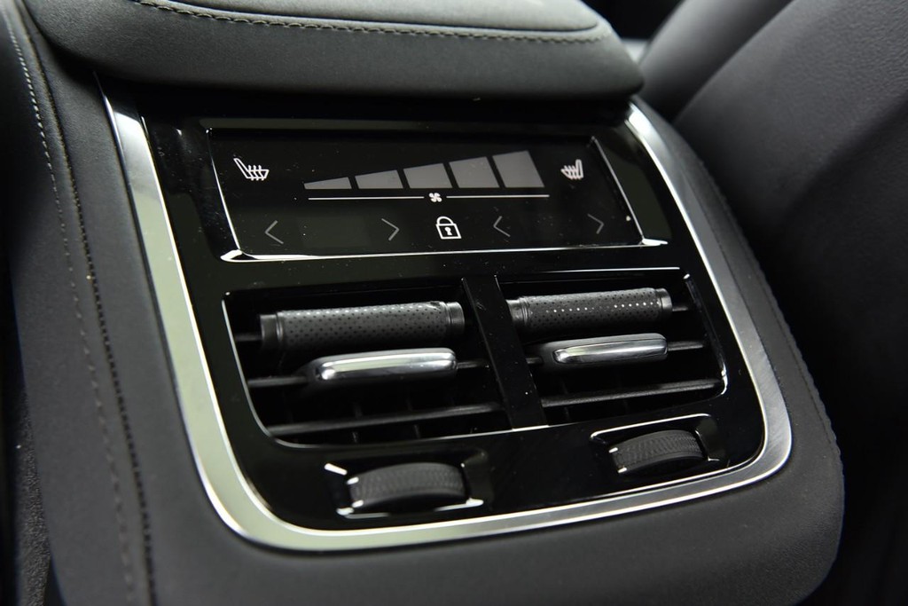 Volvo XC90 Vehicle Image 23