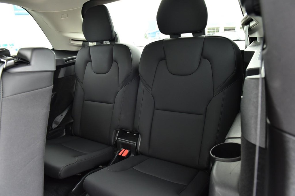 Volvo XC90 Vehicle Image 25