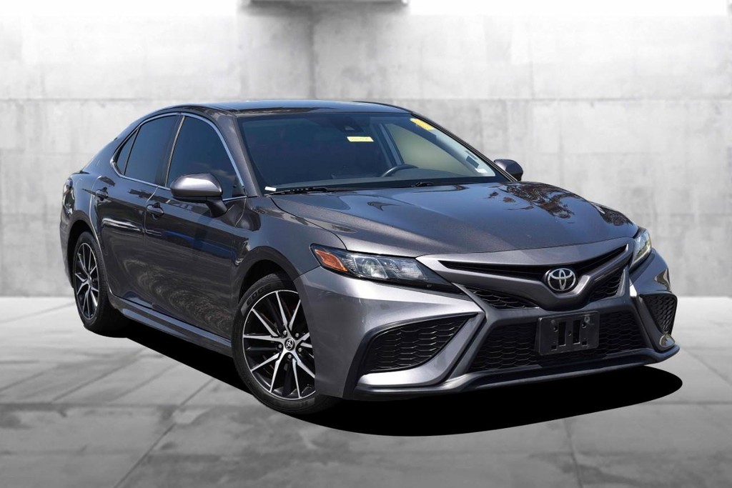 Toyota Camry Vehicle Image 02