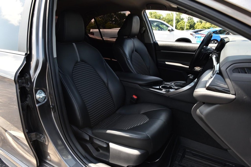 Toyota Camry Vehicle Image 17