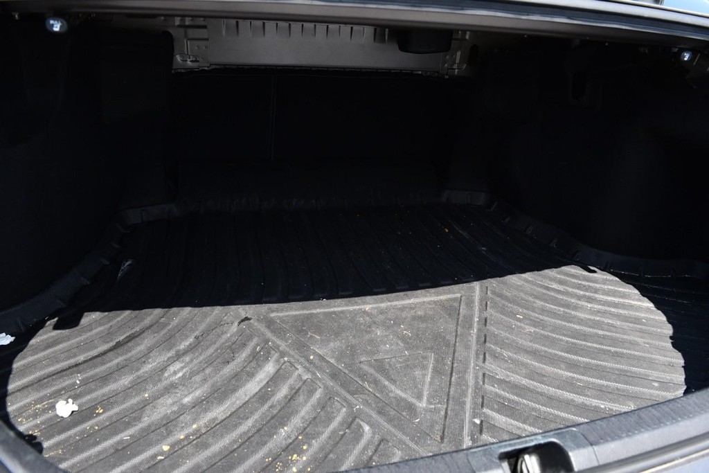 Toyota Camry Vehicle Image 19
