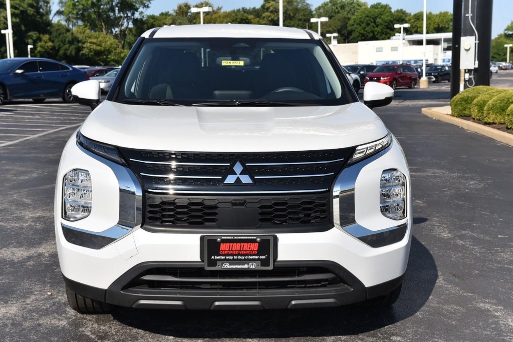 Mitsubishi Outlander Vehicle Image 04