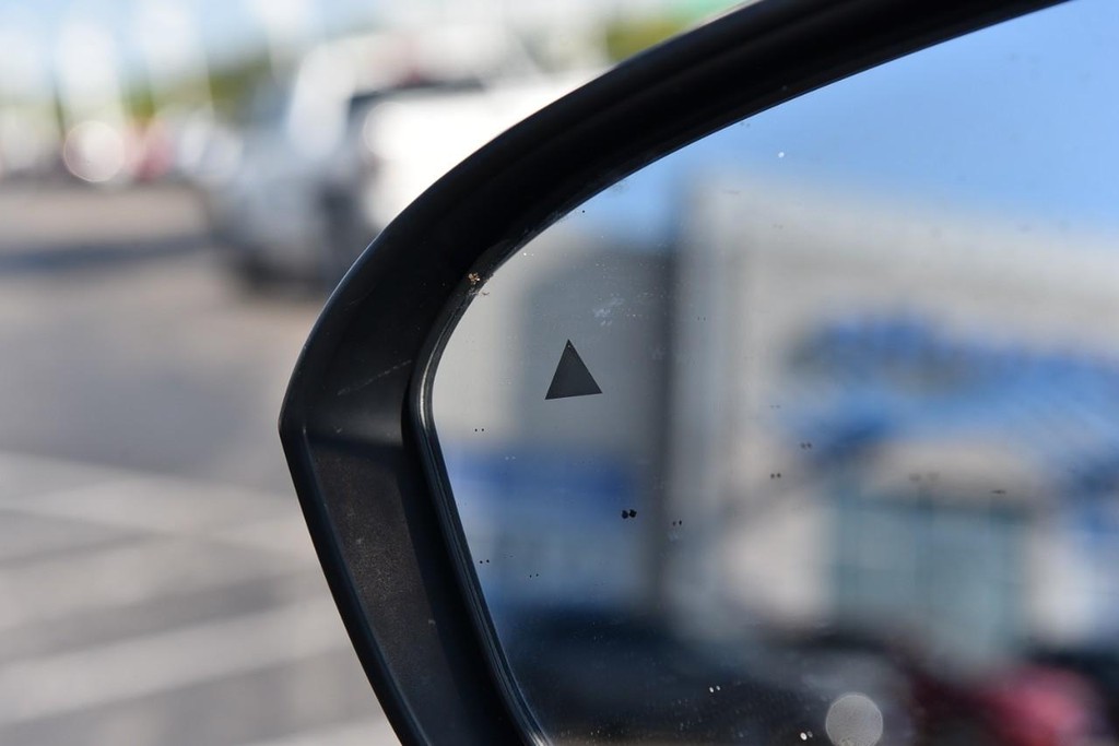 Mitsubishi Outlander Vehicle Image 09