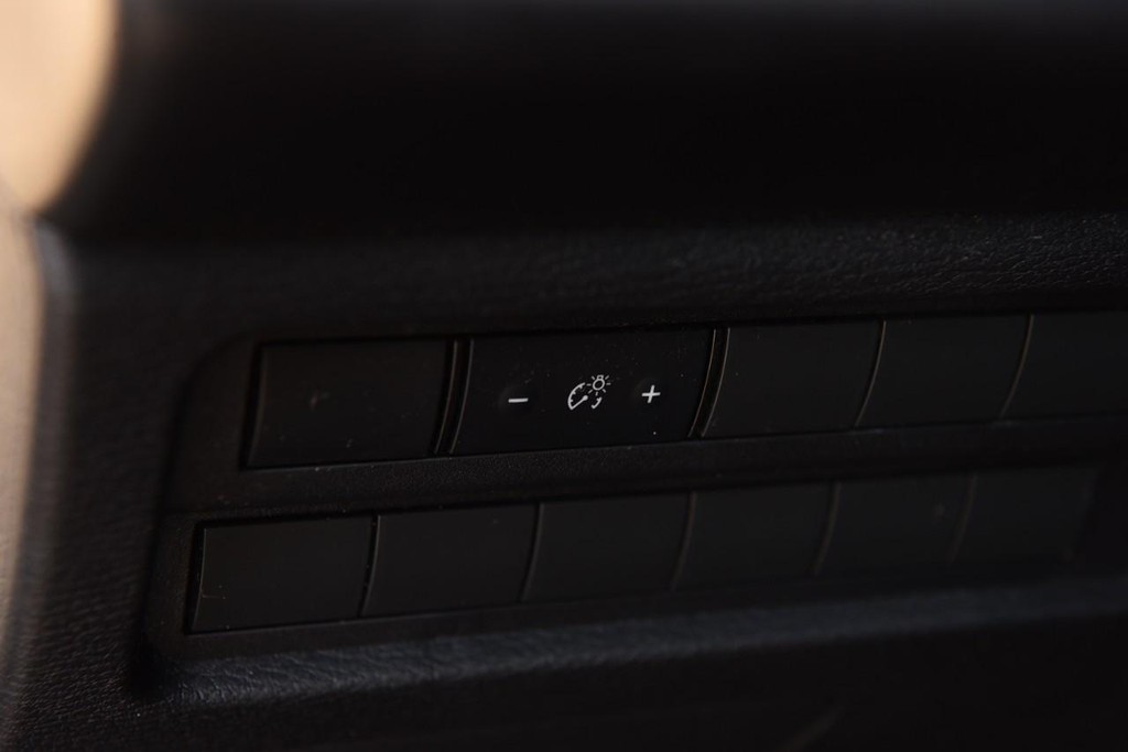 Mitsubishi Outlander Vehicle Image 10