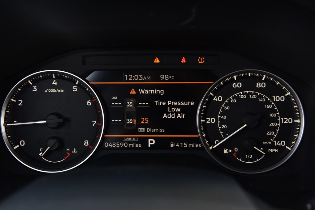 Mitsubishi Outlander Vehicle Image 11