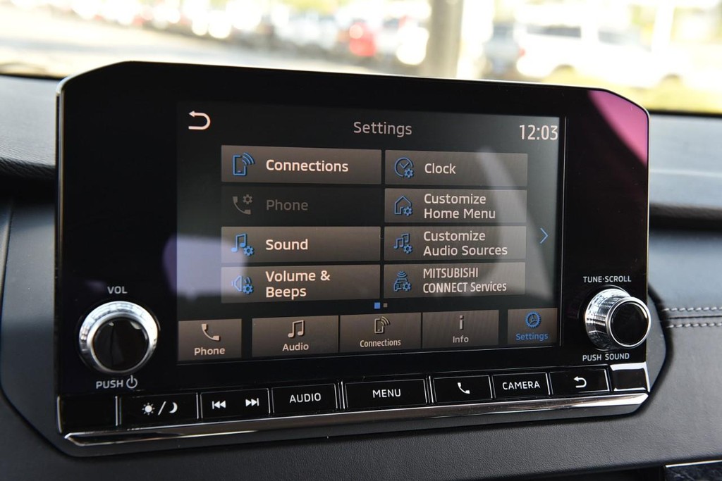 Mitsubishi Outlander Vehicle Image 13
