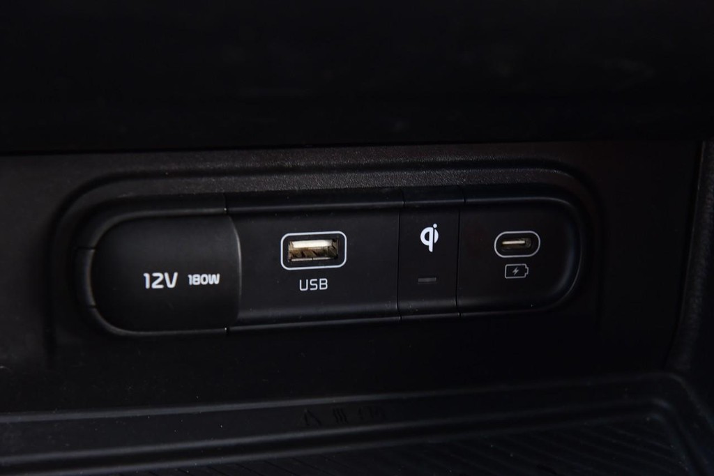 Kia Sportage Vehicle Full-screen Gallery Image 18
