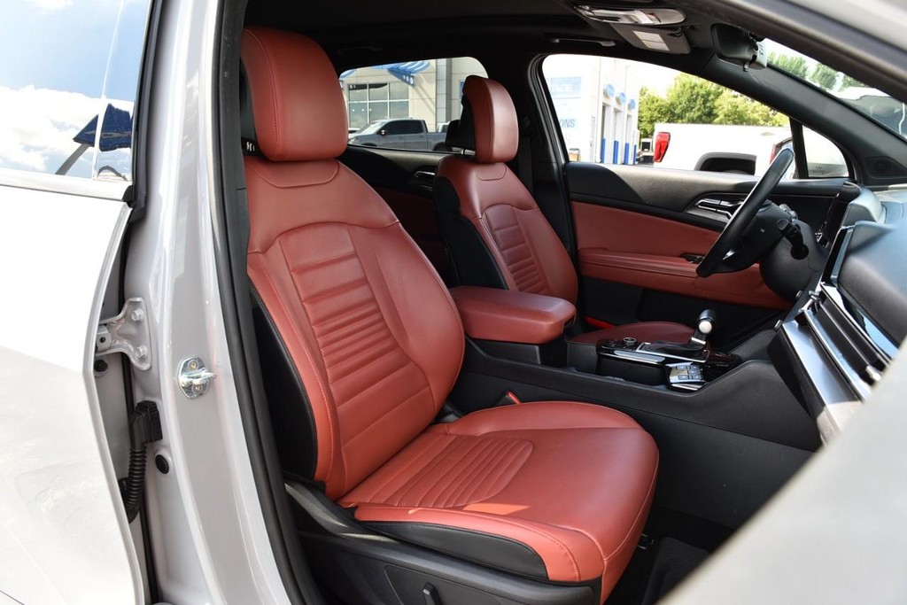 Kia Sportage Vehicle Full-screen Gallery Image 24