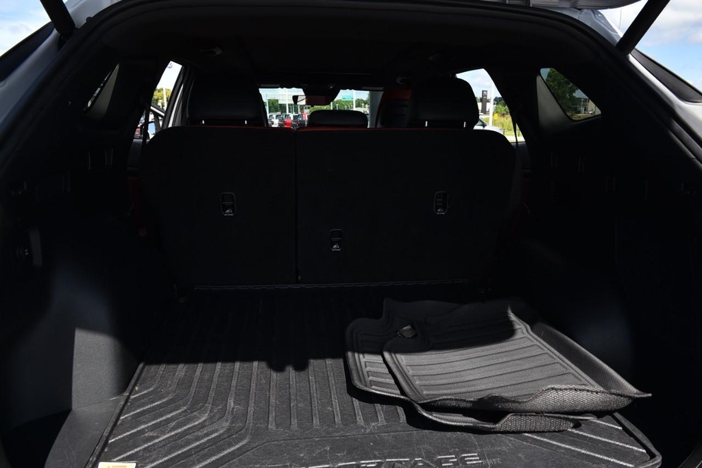 Kia Sportage Vehicle Full-screen Gallery Image 29