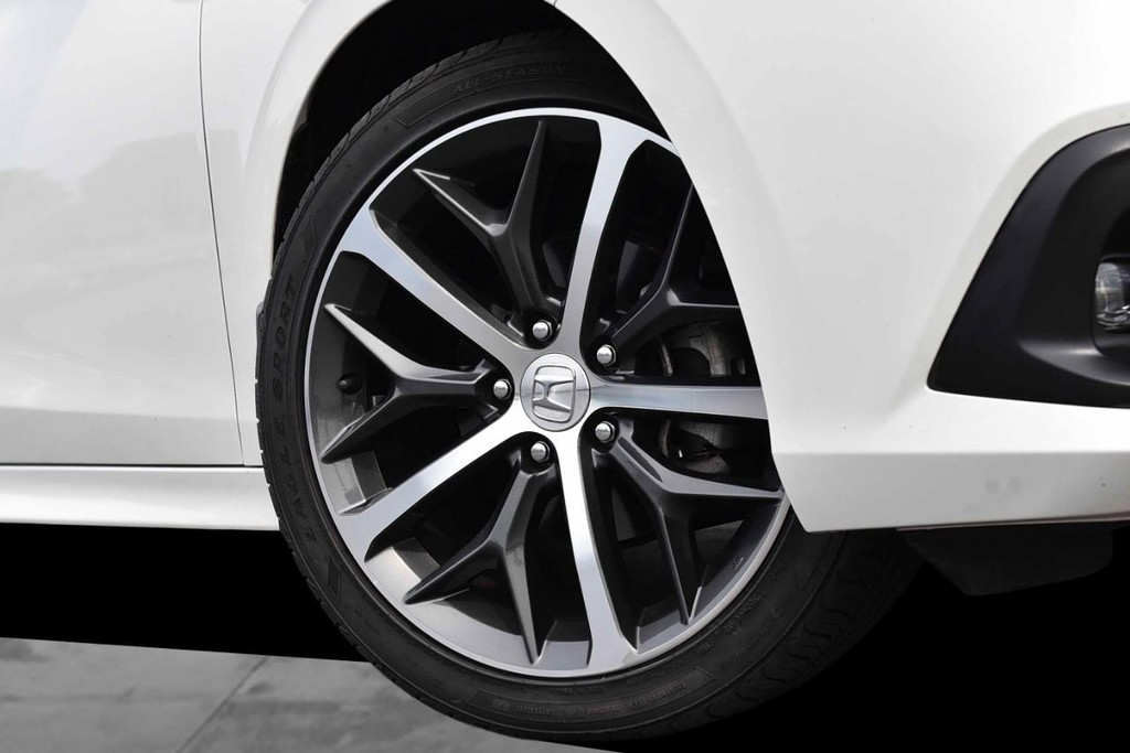 Honda Civic Sedan Vehicle Full-screen Gallery Image 3
