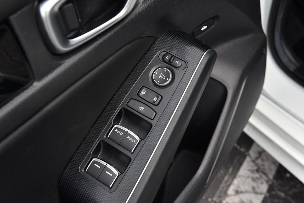 Honda Civic Sedan Vehicle Full-screen Gallery Image 8