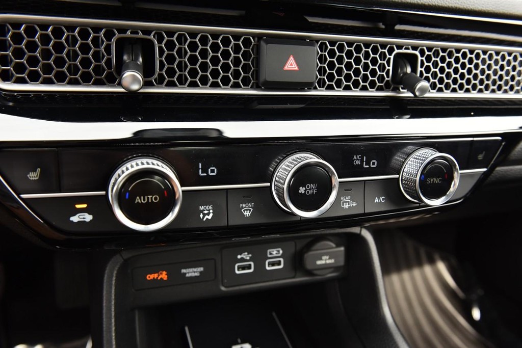 Honda Civic Sedan Vehicle Full-screen Gallery Image 16