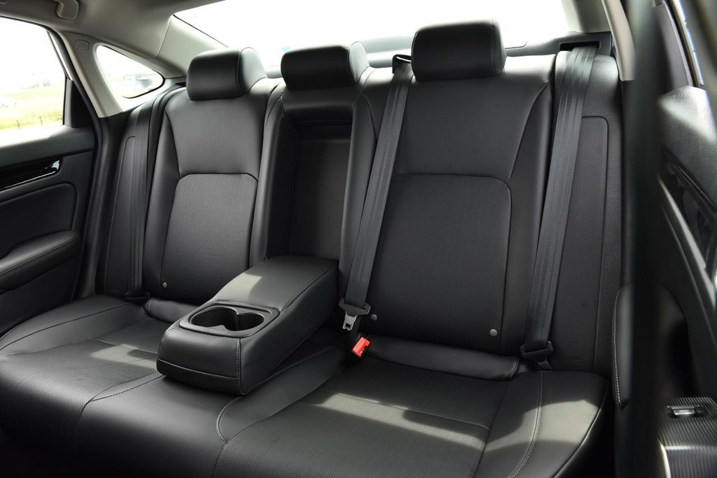 Honda Civic Sedan Vehicle Full-screen Gallery Image 25