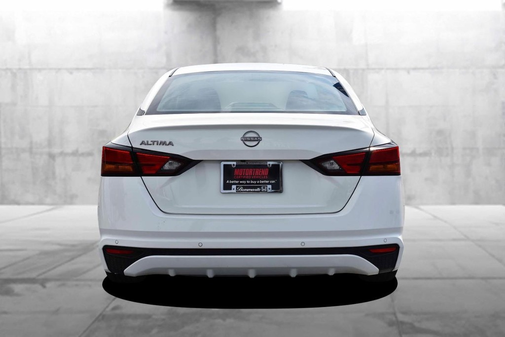 Nissan Altima Vehicle Image 06