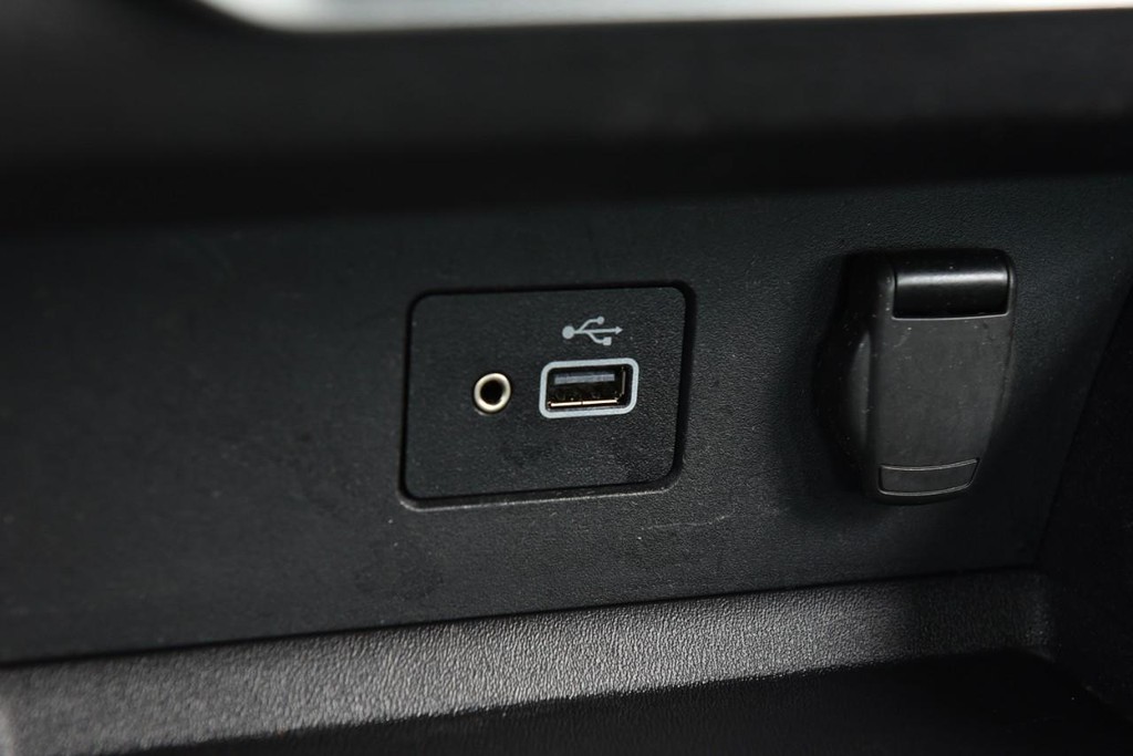 Nissan Altima Vehicle Image 14