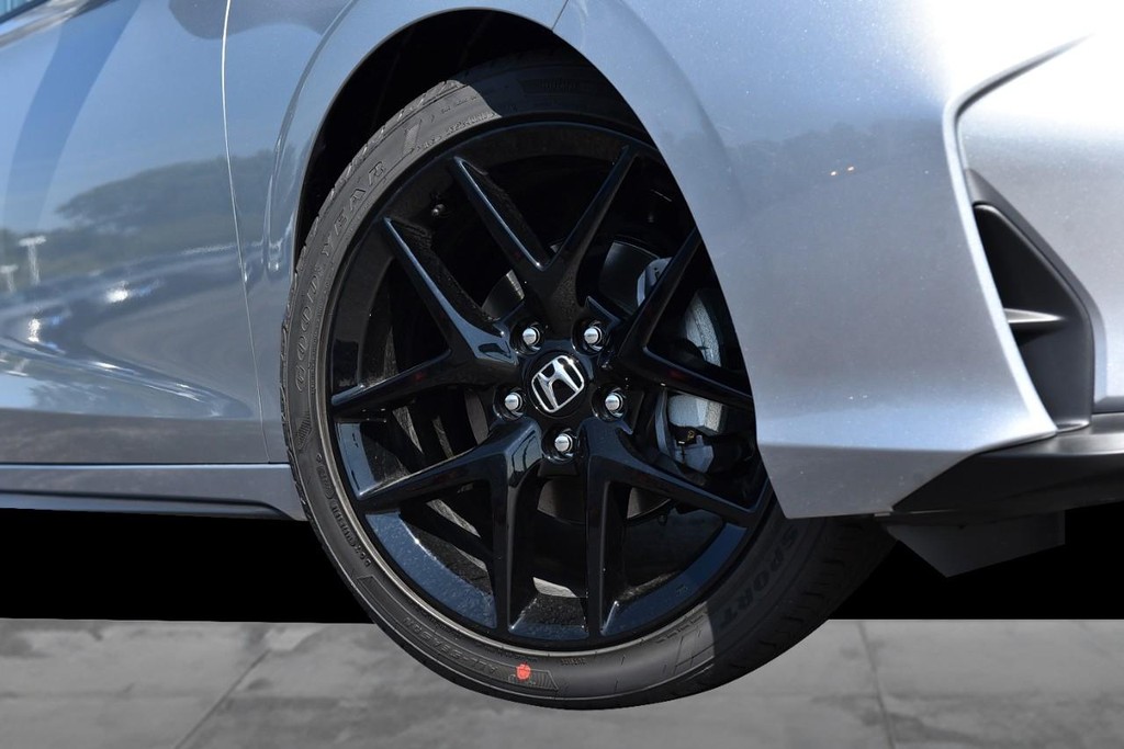 Honda Civic Hatchback Vehicle Image 03