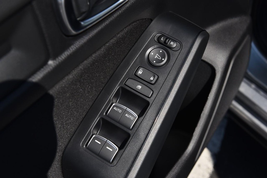 Honda Civic Hatchback Vehicle Image 08