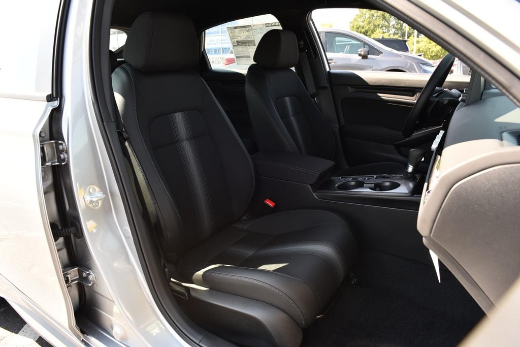 Honda Civic Hatchback Vehicle Image 21