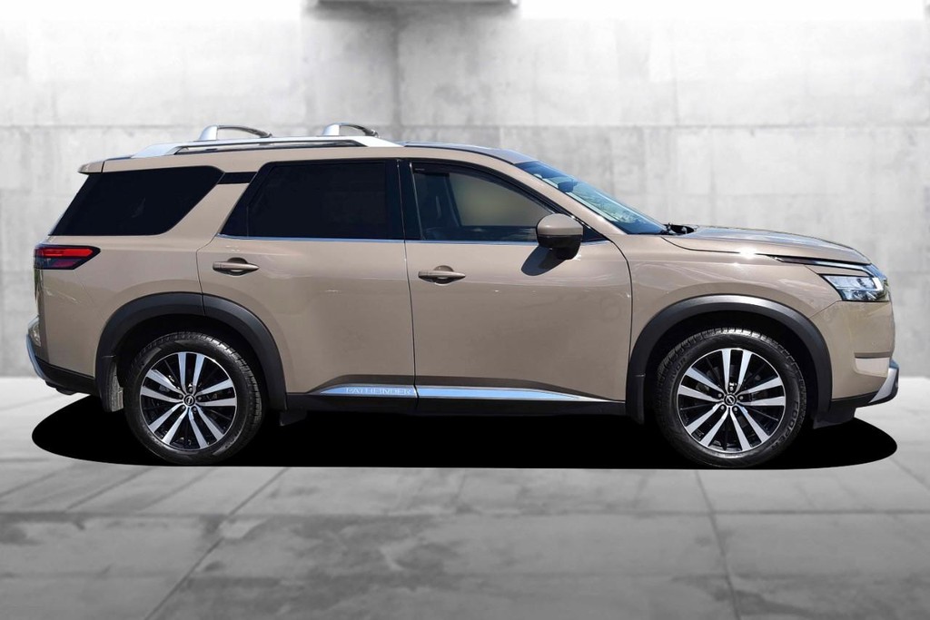Nissan Pathfinder Vehicle Image 05