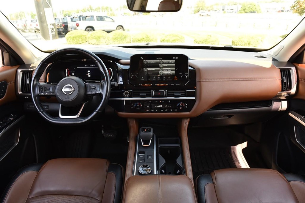 Nissan Pathfinder Vehicle Image 07