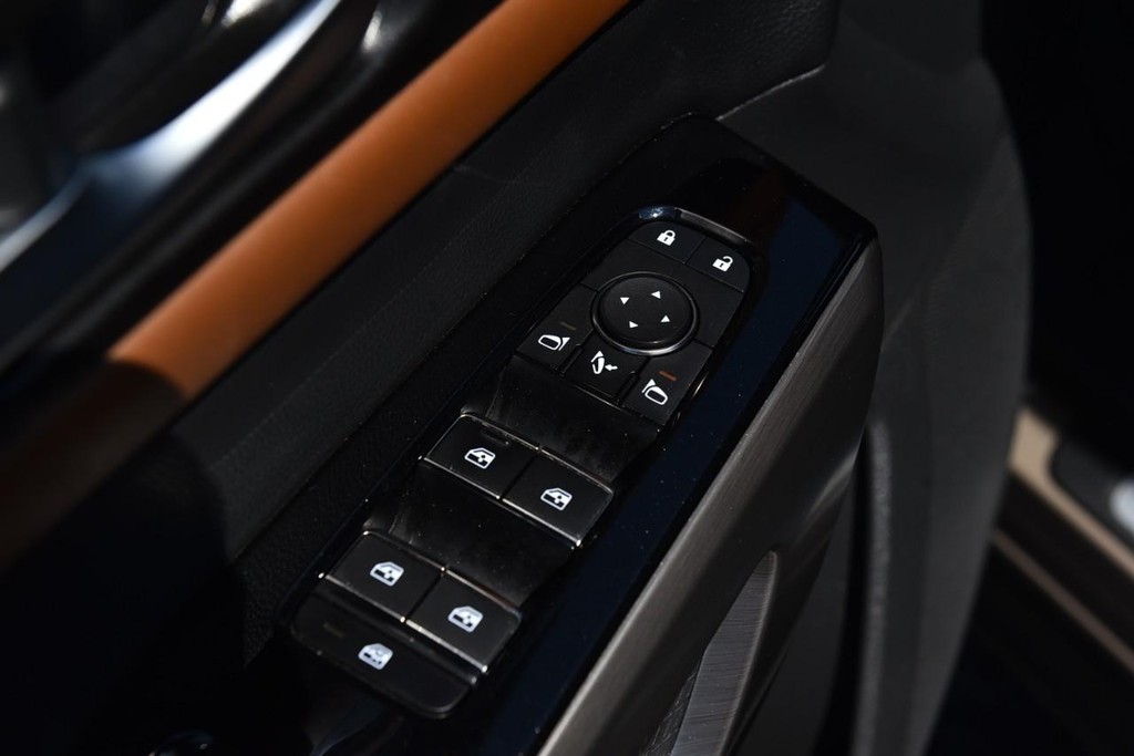 Nissan Pathfinder Vehicle Image 08