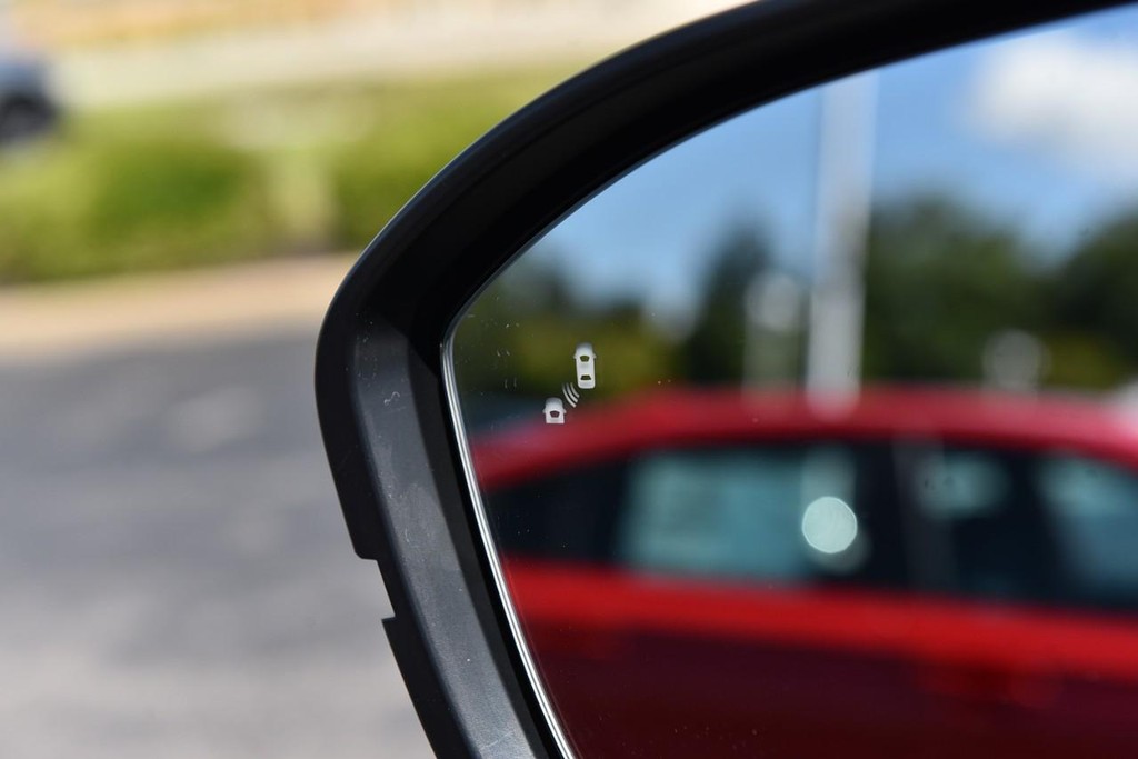 Nissan Pathfinder Vehicle Image 10