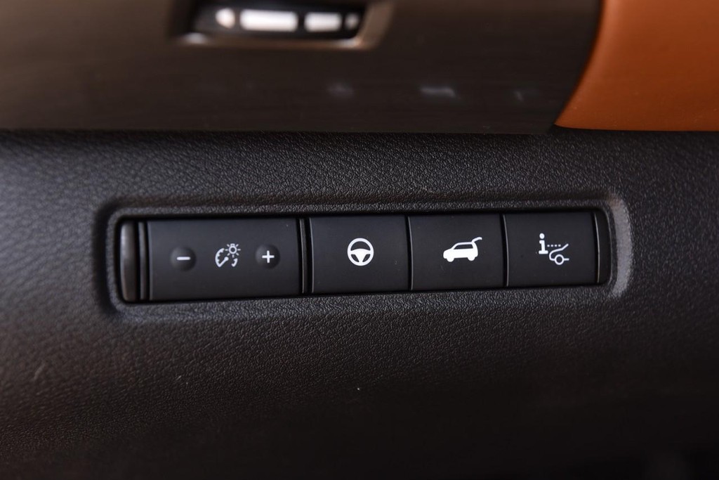 Nissan Pathfinder Vehicle Image 11