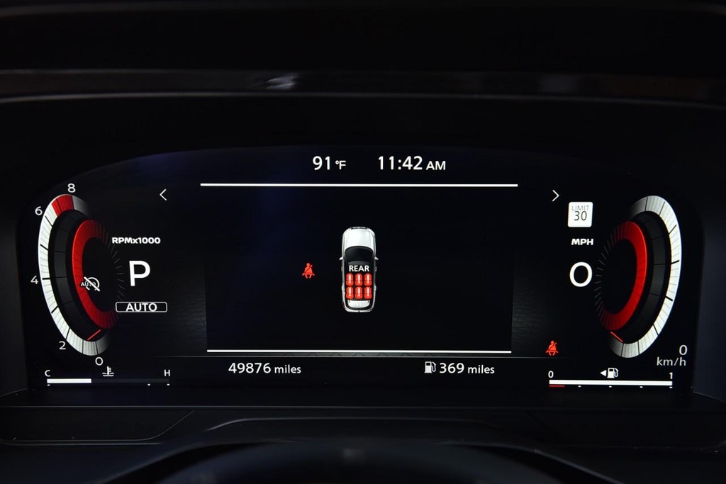 Nissan Pathfinder Vehicle Image 12