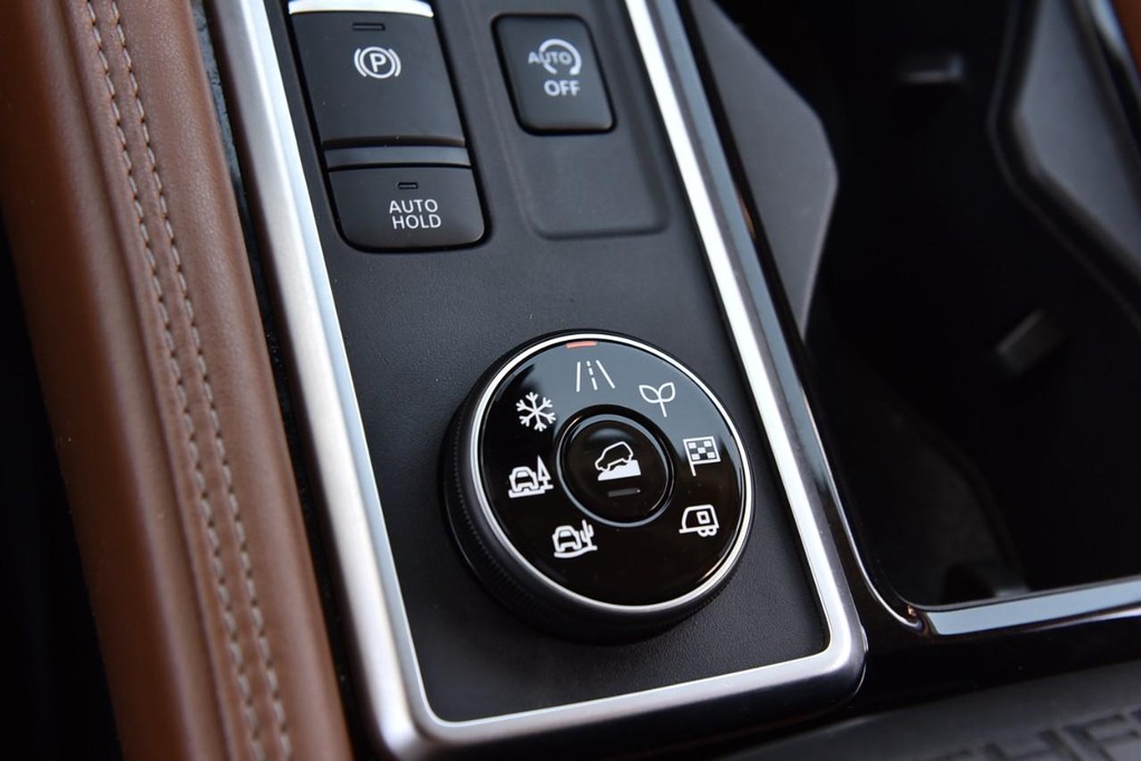 Nissan Pathfinder Vehicle Image 21