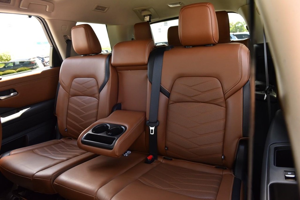 Nissan Pathfinder Vehicle Image 26
