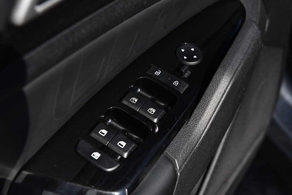 Kia Sportage Vehicle Image 08