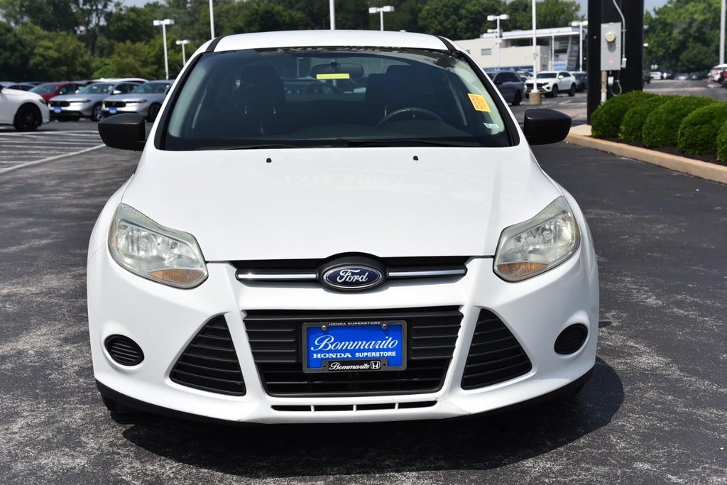 Ford Focus Vehicle Full-screen Gallery Image 4